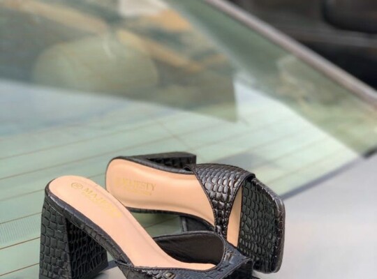 Ladies Heel Wear